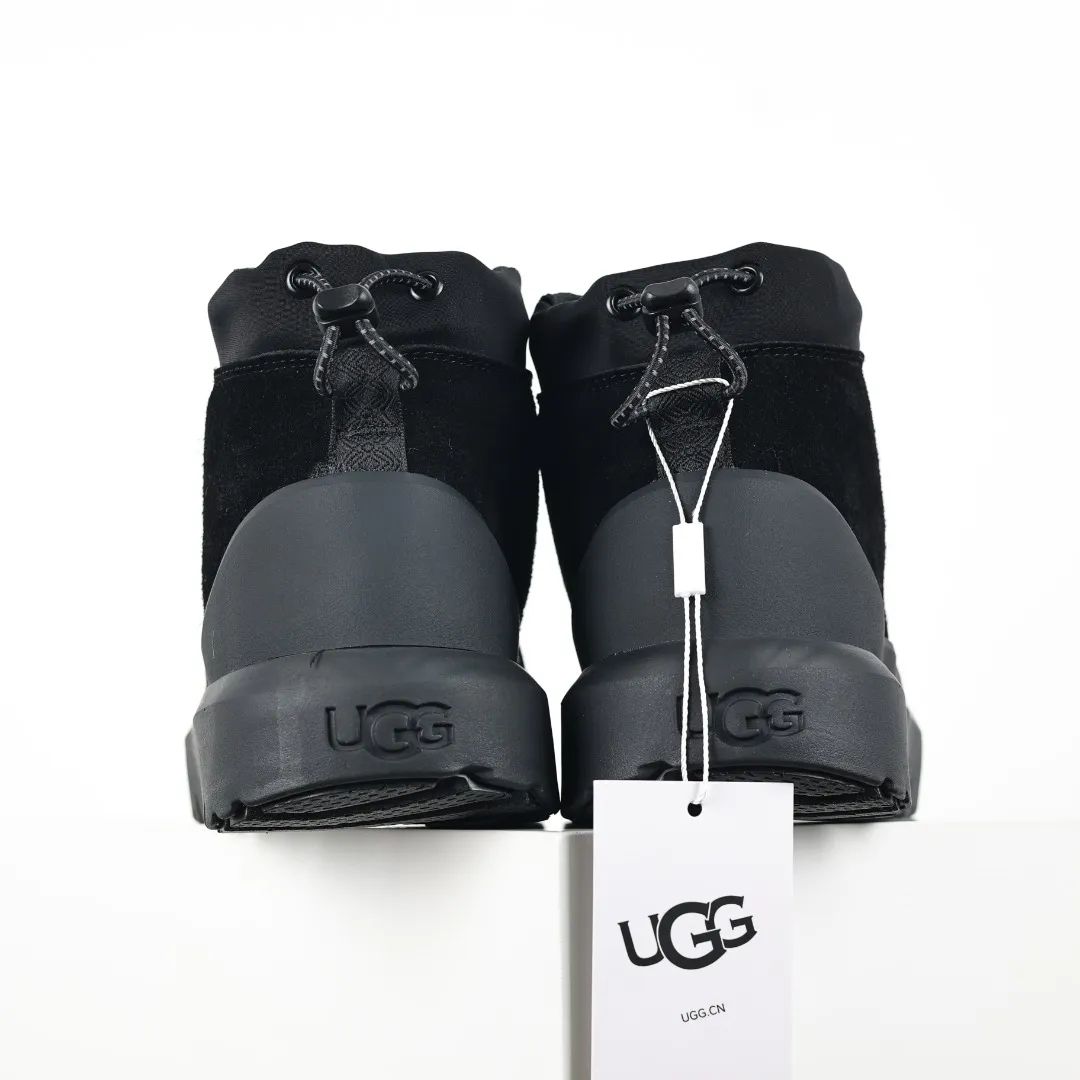 Pick up locally 💰660 Core recommendation Good price It is a very suitable choice for keeping warm in winter and at home. In the new year, uug launched a series of styles, which are partial to the preferences of young consumers and have also moved to the forefront of fashion trends. Shoe body material Water-repellent coated suede upper 17mm UGGPURE™ implantable wool insole Lightweight non-slip comfortable rubber outsole With brand LOGO trademark Comes with a full set of packaging Size: 35 36 37 38 39 40 41 42 43 44 45